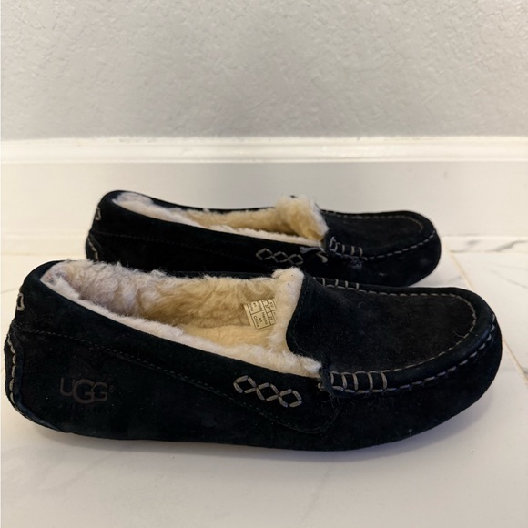 UGG Ansley Water Resistant Slipper Womens size 6 Black - Picture 1 of 6
